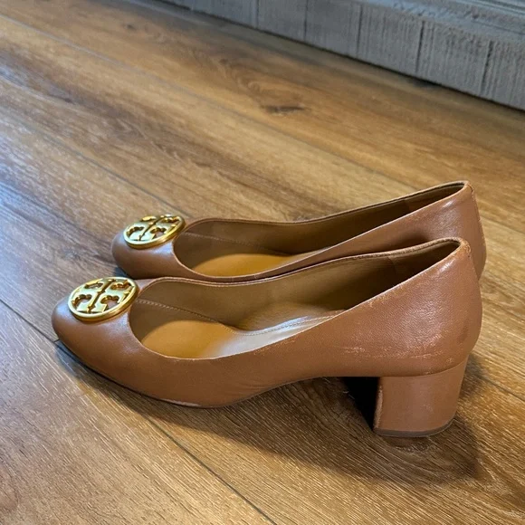 Tory Burch Brown Flats with Gold Emblem - Picture 6 of 7